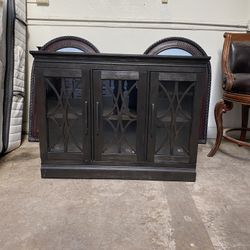 Entertainment  center / Credenza