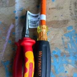 Insulated Slotted Screwdriver & Pliers 