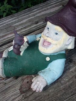Garden decor elf