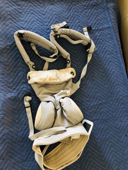 Ergobaby carry baby