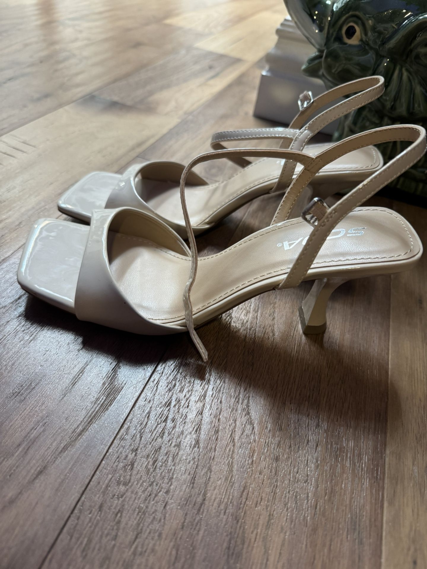 Brand New SODA Heels – Black & Beige