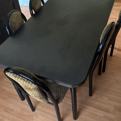 Dining table With 5 Chairs