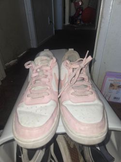Womens pink Nike