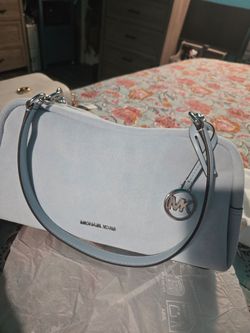 Gorgeous authentic Michael Kors Shoulder Purse
