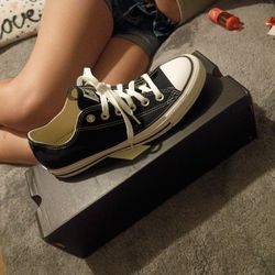 Men's Converse Shoes Size 6.5 Women's Size 8.5