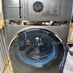 < GE Profile 4.8 cu. ft. Smart Electric Washer & Dryer Combo