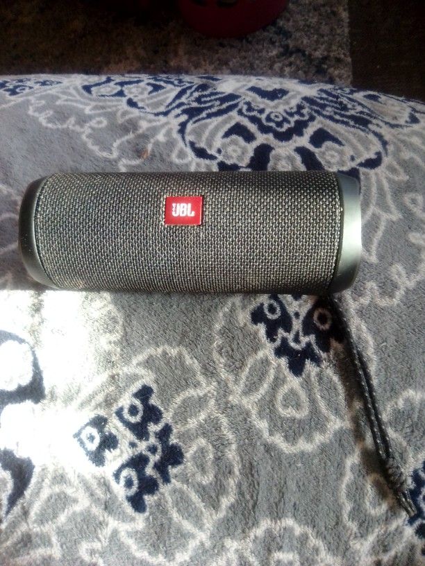 JBL Flip 4