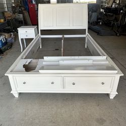 Queen Bedroom Set