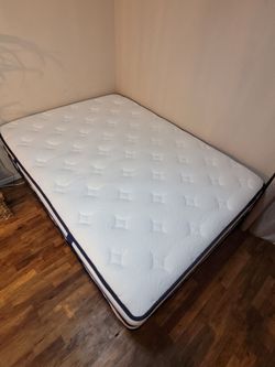 ☆ full size 12" mattress bed in excellent condition ☆