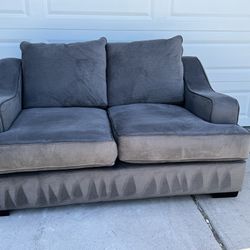 Single Gray Loveseat Sofa Couch Sillon Gris 72”