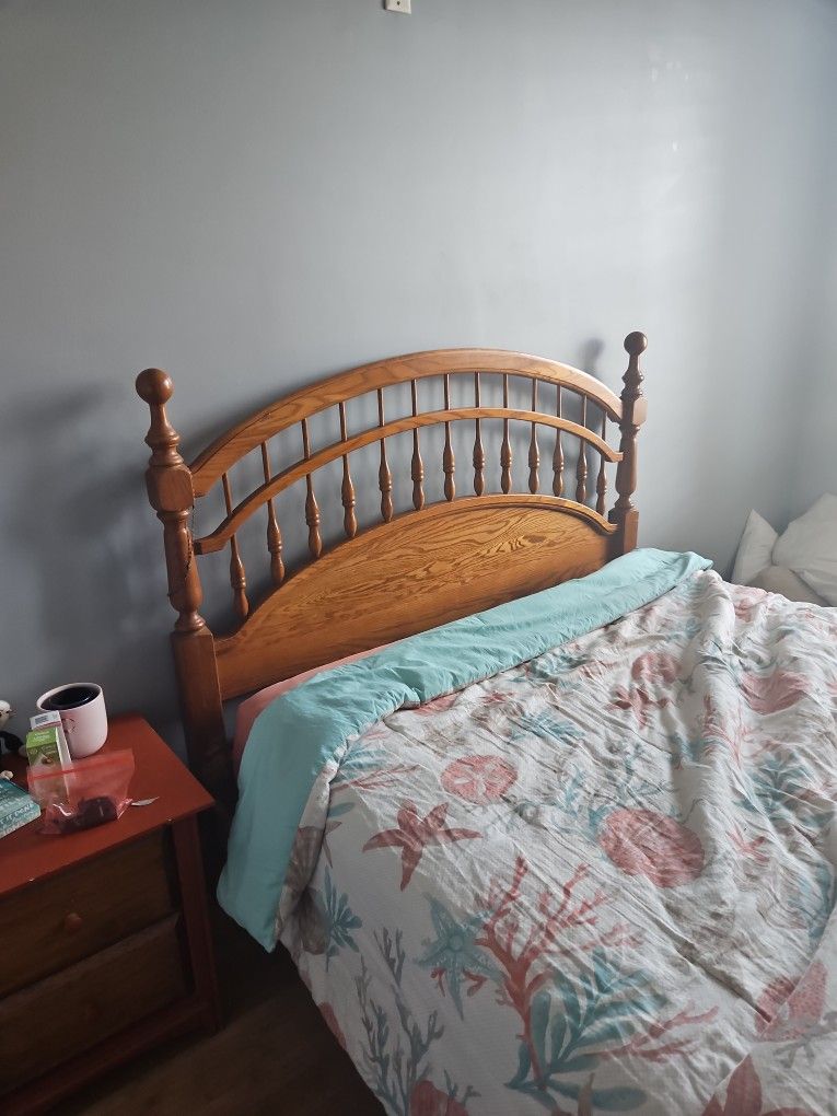 Queen Head And Foot Board Dbl Dresser And 2 Night Stands