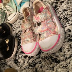 Little girls air walk