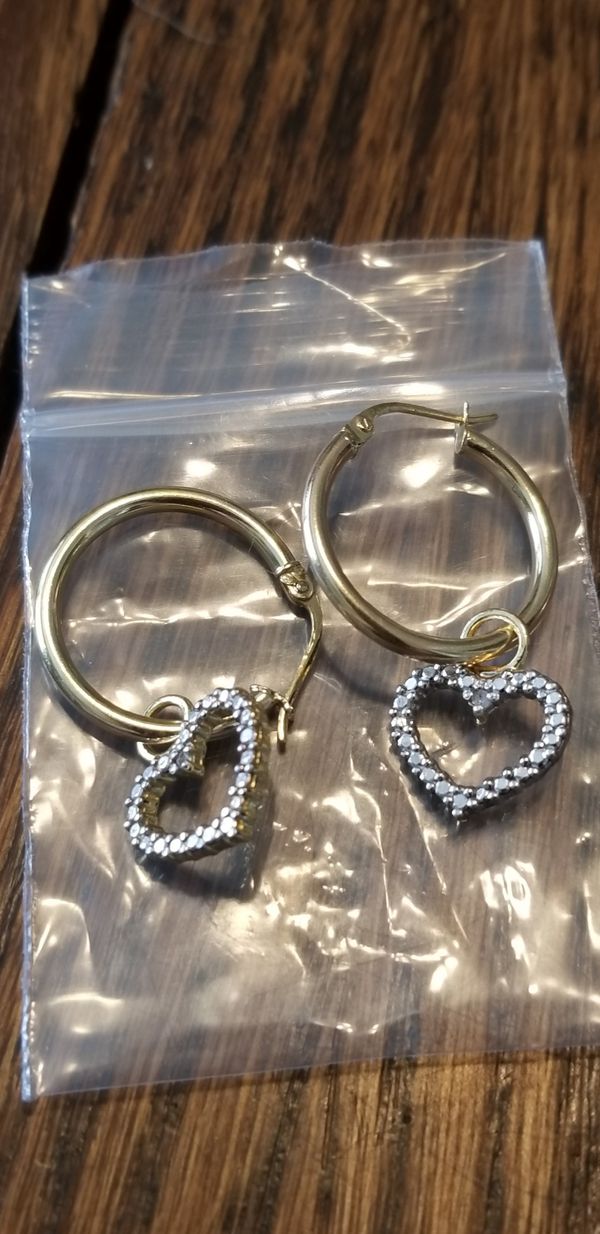 Hoop earrings for Sale in Myrtle Beach, SC - OfferUp