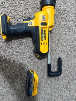 20V MAX Cordless 29 oz / 600 ml Adhesive Gun