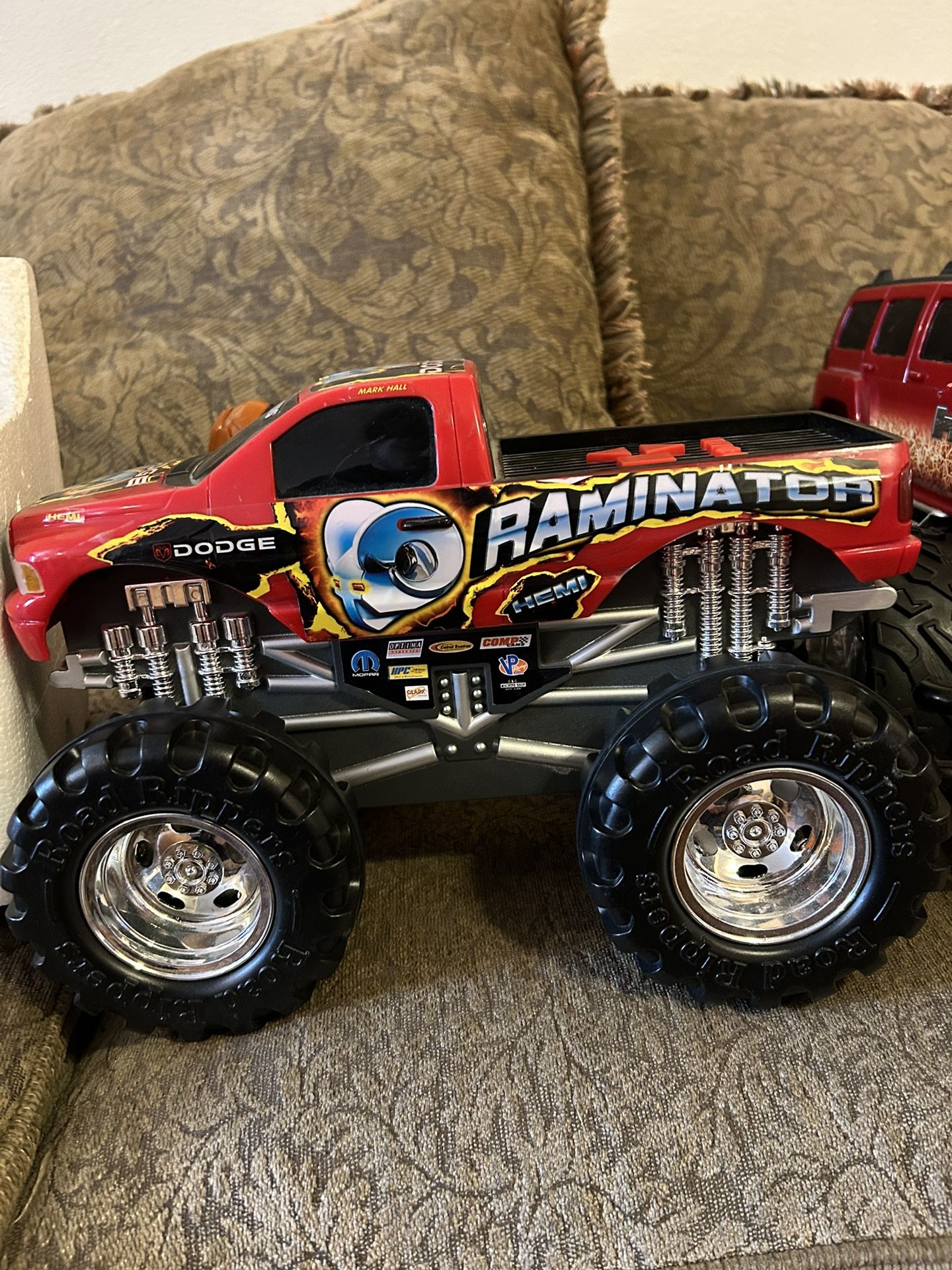 Raminator Dodge Ram Monster Truck Road Rippers