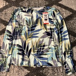 New Women’s Sun Shirt Size Medium 