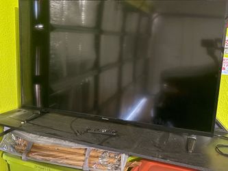 50” Pioneer/xumo Smart TV with remote