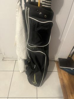 Sunday Golf Bag With Clubs