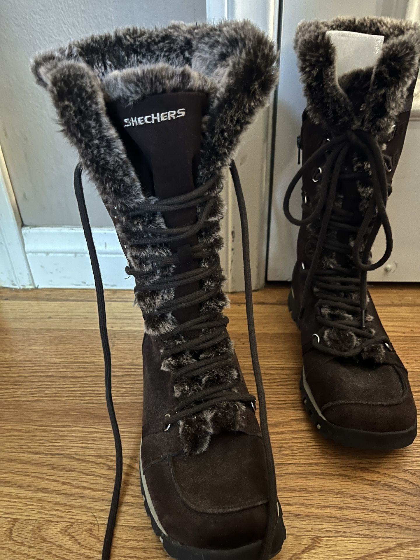 Sketchers Boots Fur Size 8 Brown 