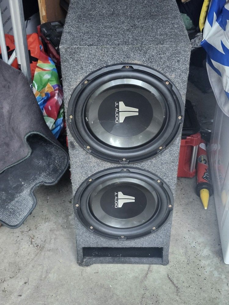 JL AUDIO 12'S in Box Almost New!!