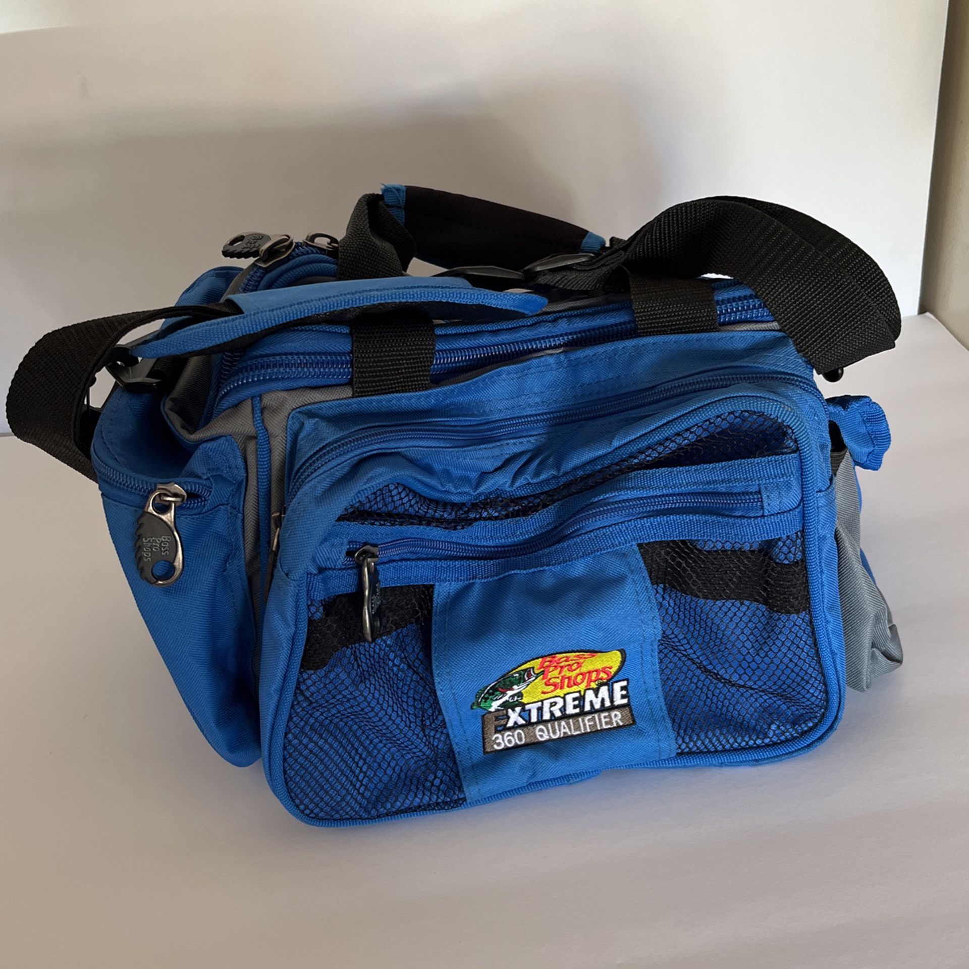 Bass Pro Shops 360 Tackle Bag for Sale in Elk Grove, CA - OfferUp