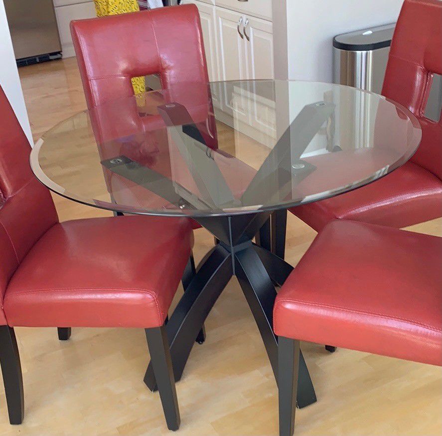 Kitchen table w/deluxe chairs