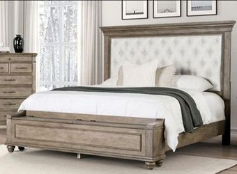 Furniture of America - Philomath Queen Bed Frame in Aged Oak ( Bed Frame Only )