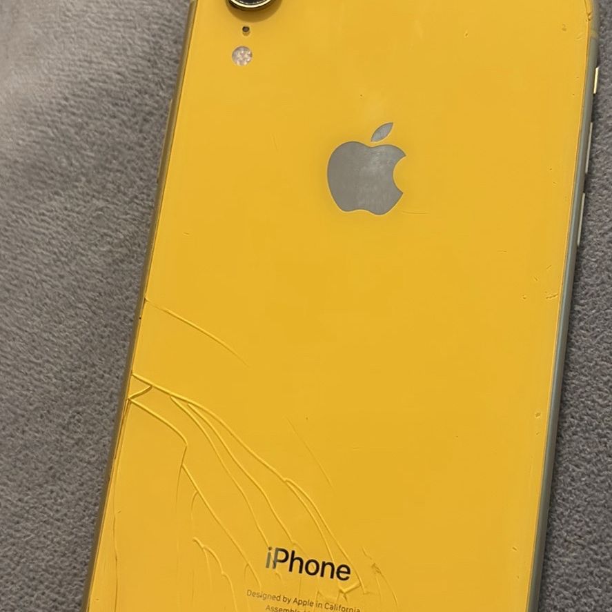 Cell Phones Cracked Iphone Xr IPhone XR 256GB Red Cracked Screen