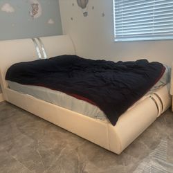 Queen Bed With Matress