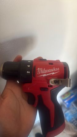 Milwaukee Brushless Drill M12