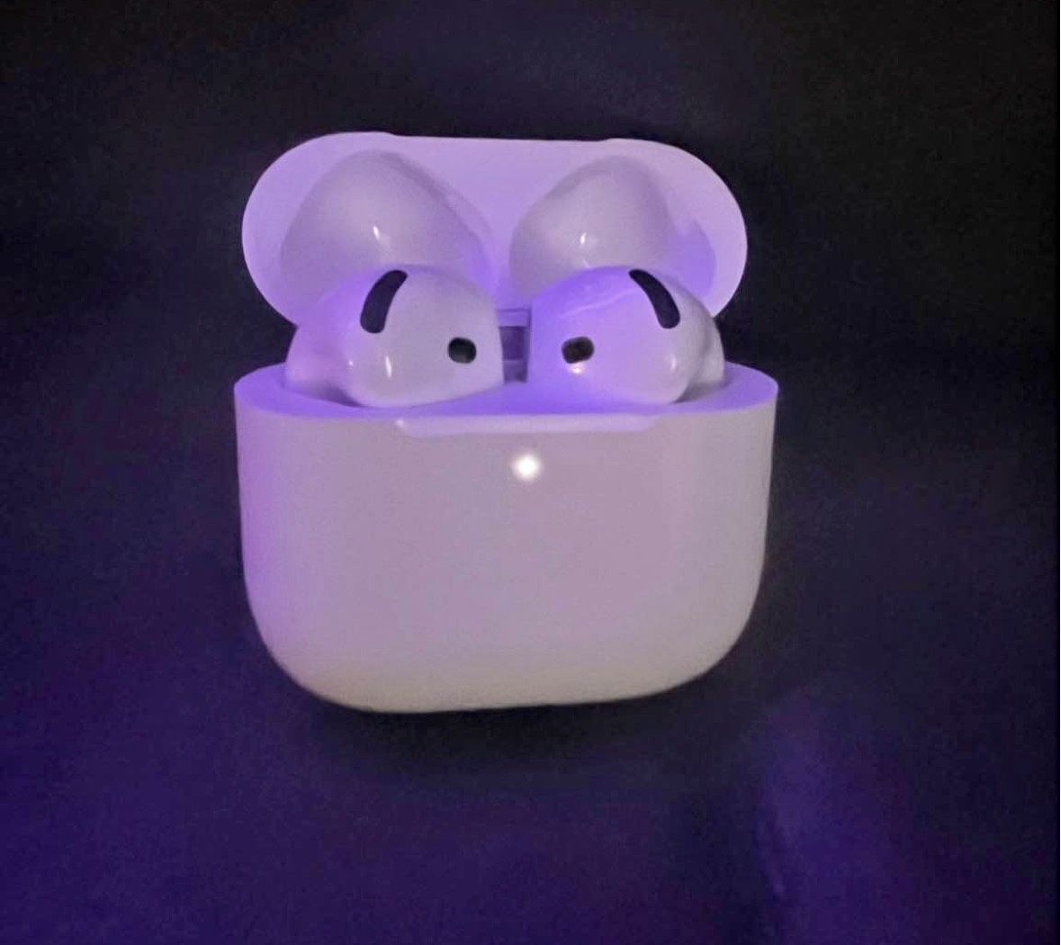 AirPod Gen 4 (Brand New) W/noise Cancellation 