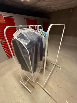 Hanging garment bags