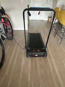 Treadmill under desk