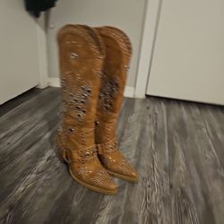 Woman Boots