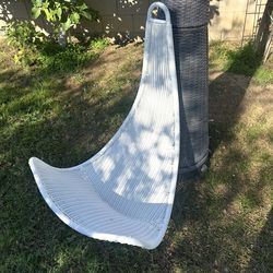 Hanging lounge chair