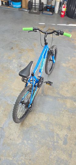BCA 20" Crossfire Boy's Mountain Bike, Blue Color Barely Used