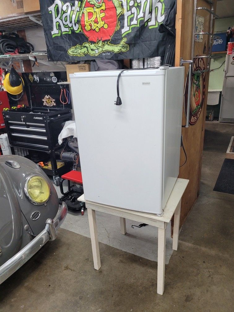 Upright Freezer 3.5 Cubic Ft