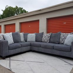 *FREE DELIVERY* ROOMS TO GO 2-PIECE SECTIONAL SOFA