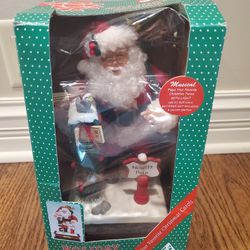 Vintage 1993 Holiday Creations Holiday Scene Santa The North Pole Musical figurine Rare Home Decor