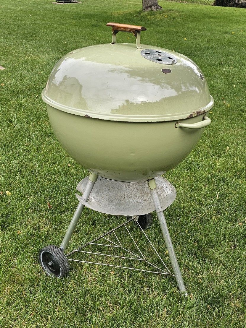Vintage Weber 22" Avocado kettle grill BBQ 