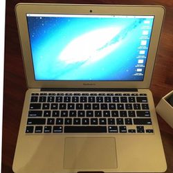 Apple 11" MB Air Laptop 