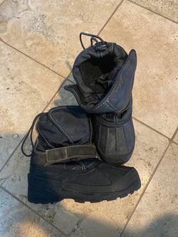 Athletech snow boots size 2M