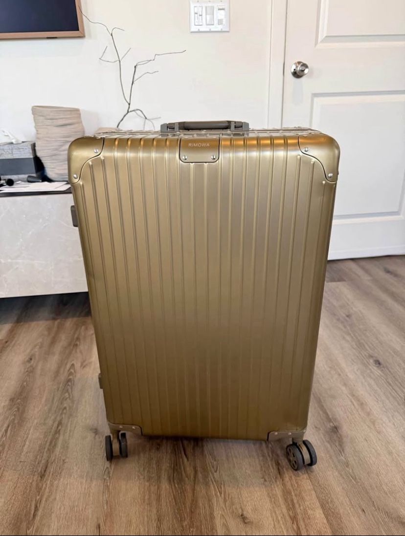 Rumores Check In Luggage