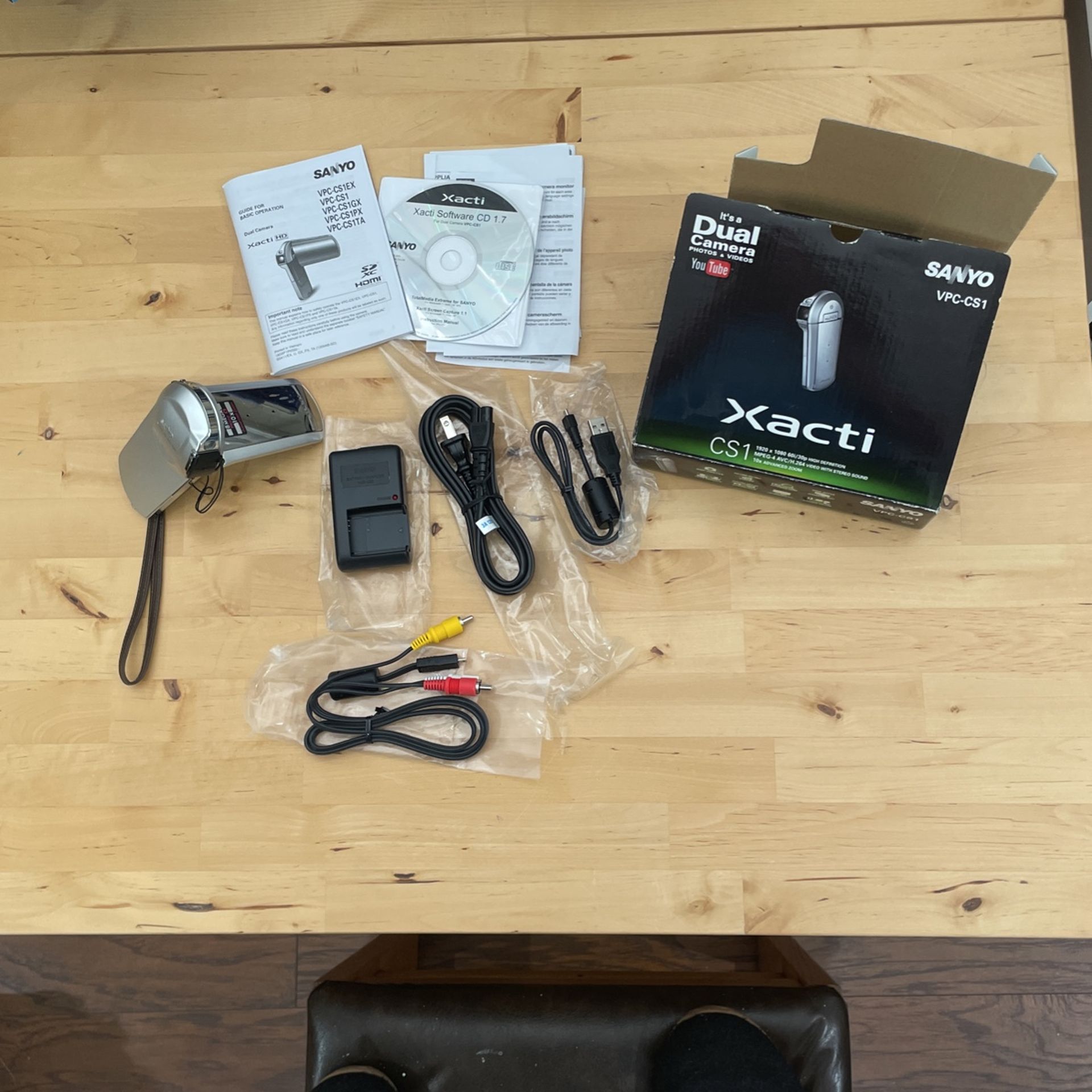 Sanyo Xacti Dual Video Camera VPC-CS1