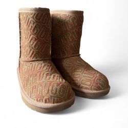 Multicolor Logo Stitch / Monogram Pattern Kids Size US 3 (likely Big Kid / Youth