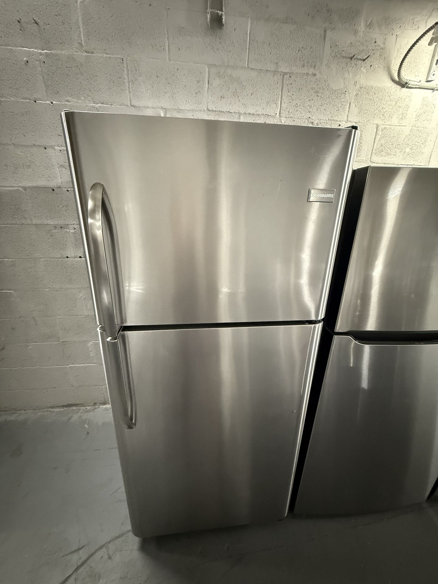Frigidaire Refrigerator “29 ( Refrigeradores )