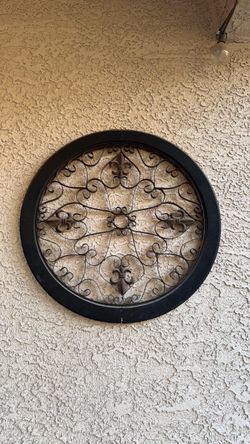 Set of 2 fleur de list circle wall decorations