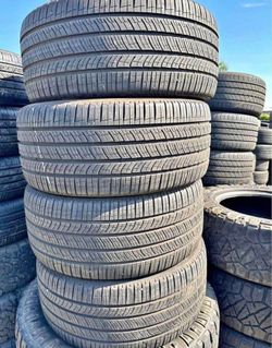 255/45/19 Pirelli Selling a set of 4 tires in excellent condition 🫡