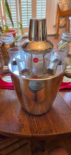 Cocktail shaker