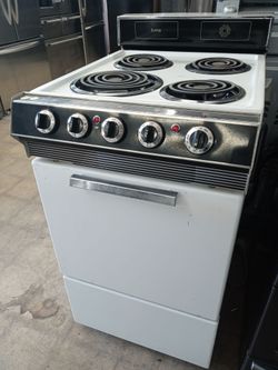 Sunray 20" white coil-top stove - Free delivery